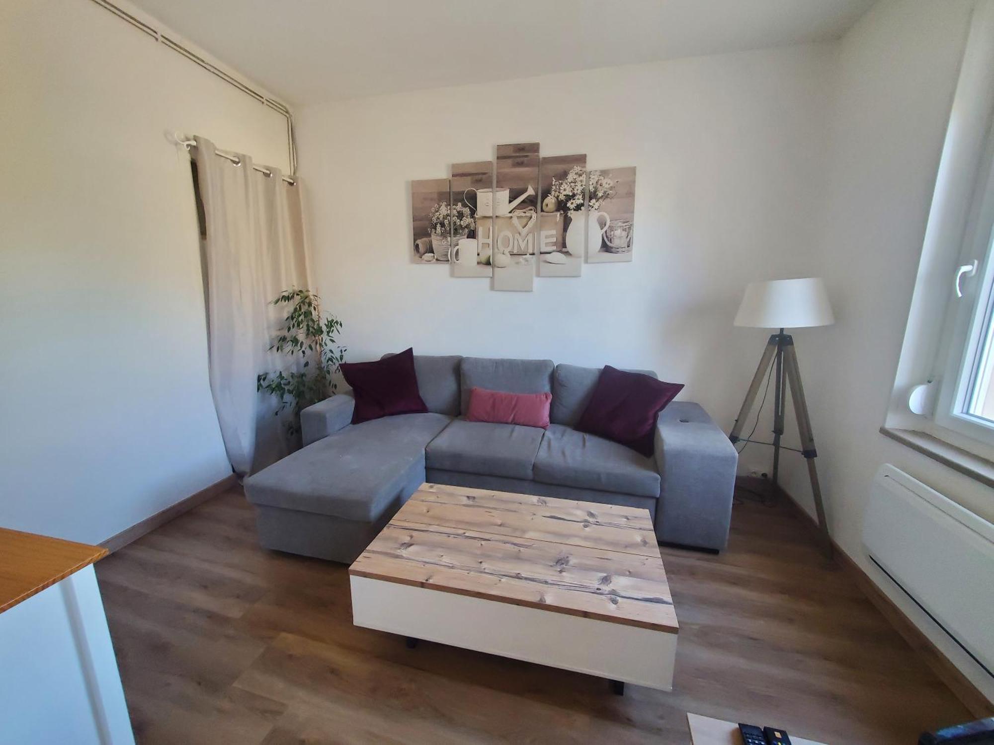 Appartement Lumineux En Centre-Ville Neuves-Maisons Exteriör bild